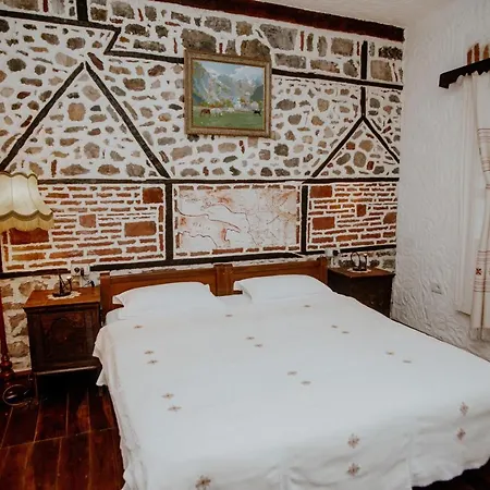 Tradita Hotel 4*