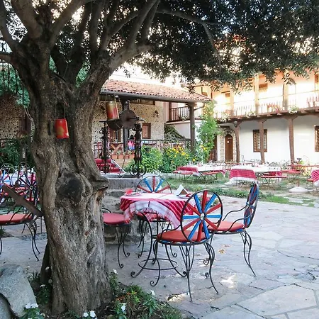 Tradita Hotel 4*