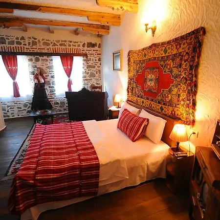 Tradita Hotel 4*
