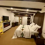 Tradita Hotel 4*