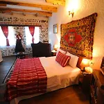 Tradita Hotel 4*